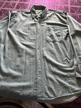 Men's Classic Button-Down Long-Sleeve Shirt - Light Green